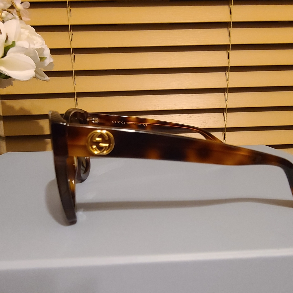 Gucci Dark Brown Tortoise Sunglasses - Picture 2 of 7